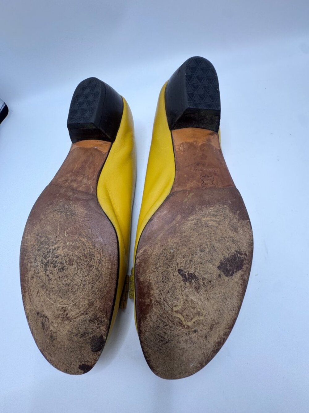 Salvatore Ferragamo Women’s Shoe Size 9.5 B Vtg Yellow Leather Flats Bow Accent - Picture 7 of 12